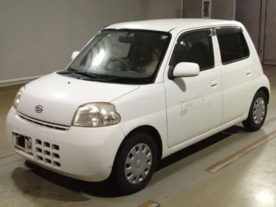 Daihatsu Esse