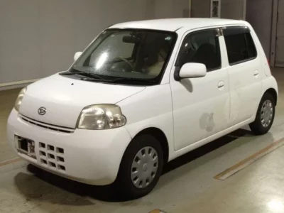 Daihatsu Esse