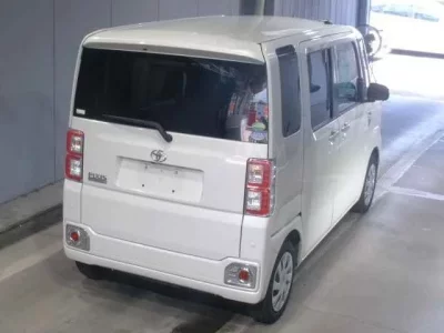 Toyota PIXIS MEGA