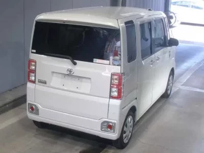 Toyota PIXIS MEGA