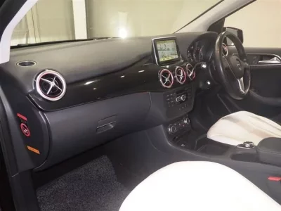 Mercedes-Benz B CLASS