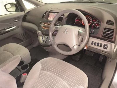 Mitsubishi GRANDIS