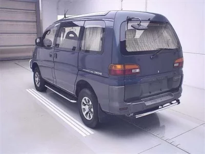 Mitsubishi DELICA