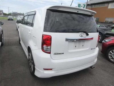Toyota COROLLA RUMION
