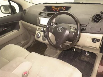 Toyota PASSO SETTE