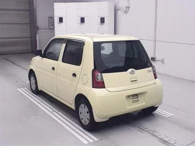 Daihatsu Esse