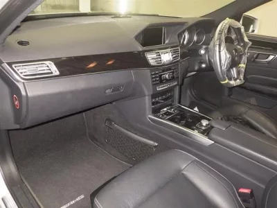 Mercedes-Benz E CLASS WAGON