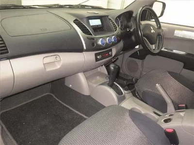 Mitsubishi TRITON