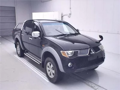 Mitsubishi TRITON
