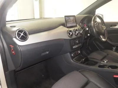 Mercedes-Benz B CLASS
