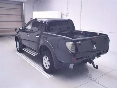 Mitsubishi TRITON