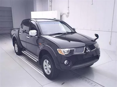 Mitsubishi TRITON