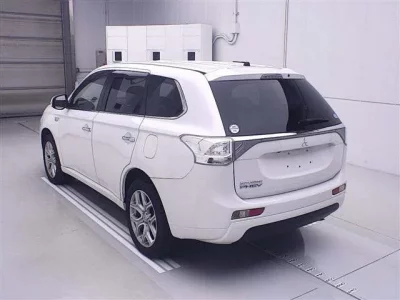 Mitsubishi OUTLANDER PHEV