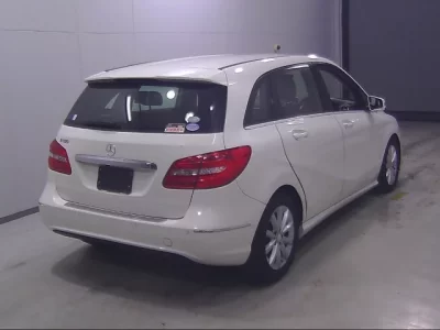 Mercedes-Benz B CLASS