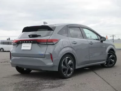 Nissan AURA