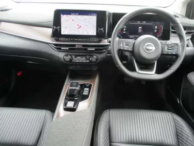 Nissan AURA