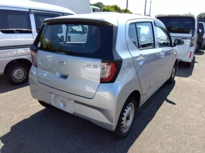 Daihatsu MIRA E S
