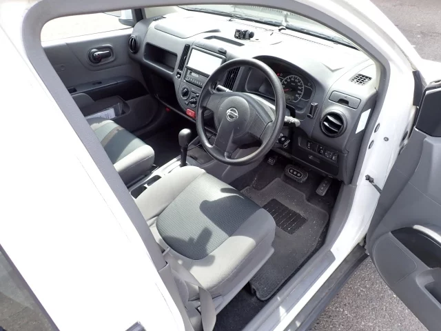 Nissan AD