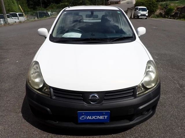 Nissan AD