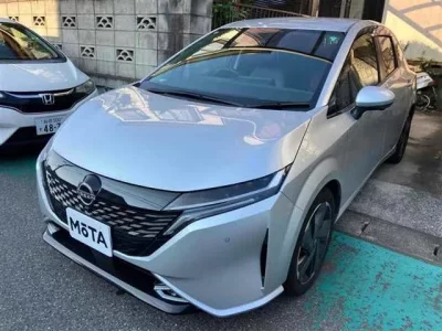 Nissan AURA