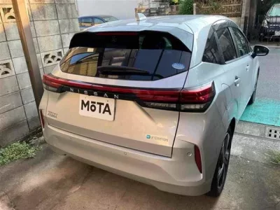 Nissan AURA