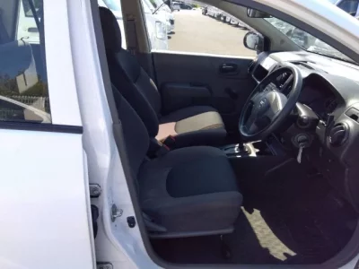 Nissan AD