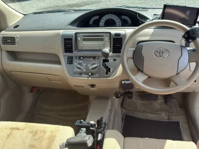 Toyota RAUM