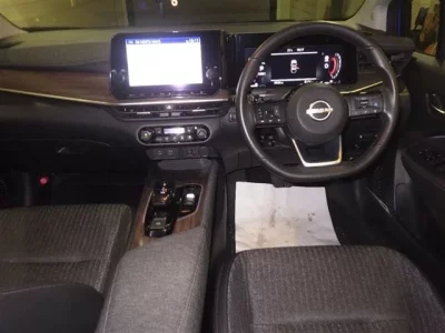 Nissan AURA