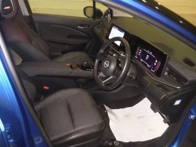 Nissan AURA