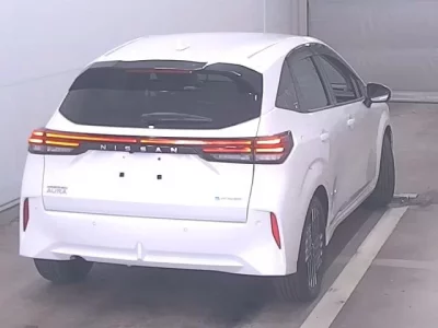 Nissan AURA
