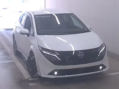 Nissan AURA
