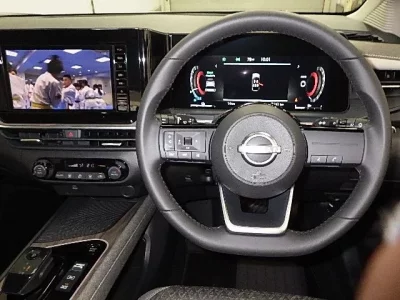 Nissan AURA