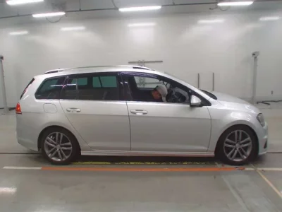 Volkswagen GOLF VARIANT