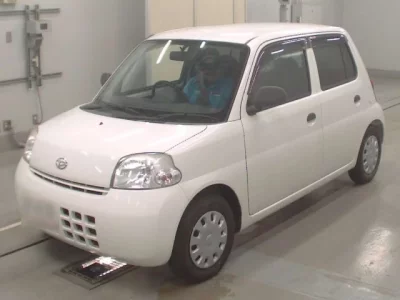 Daihatsu Esse