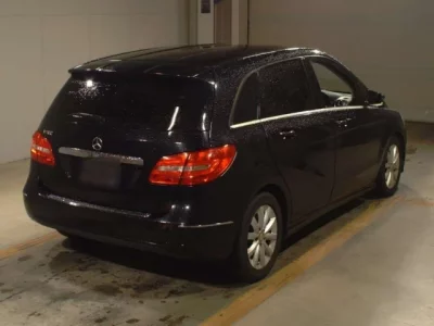 Mercedes-Benz B CLASS