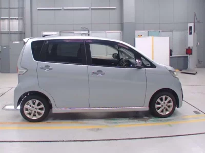 Mitsubishi EK CUSTOM