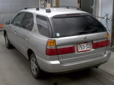 Nissan RNESSA