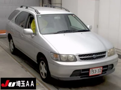 Nissan RNESSA