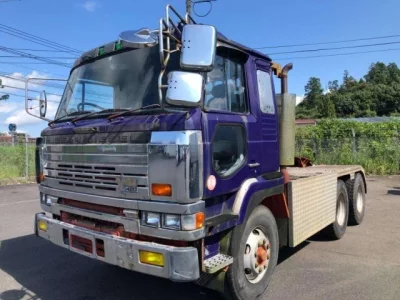 Nissan TRUCK