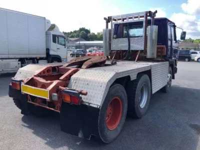 Nissan TRUCK