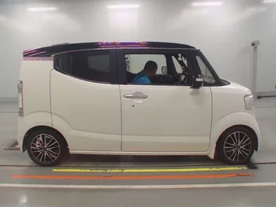 Honda N BOX SLASH