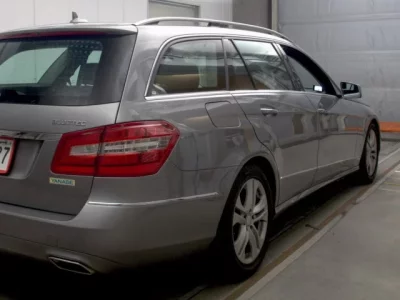 Mercedes-Benz E CLASS WAGON