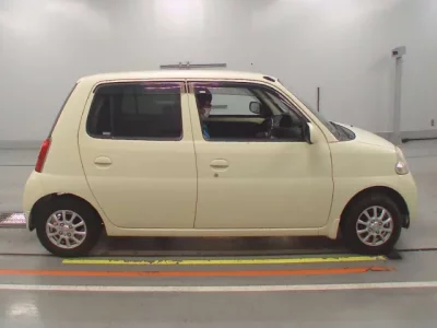 Daihatsu Esse