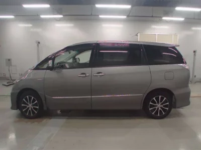 Toyota ESTIMA HYBRID