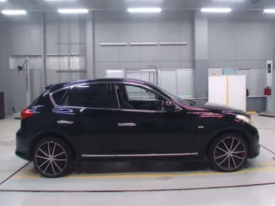 Nissan SKYLINE CROSSOVER
