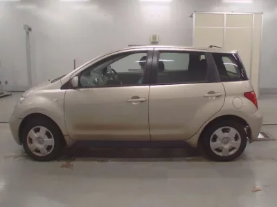 Toyota IST