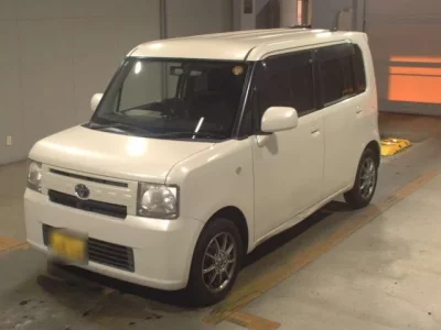 Toyota PIXIS SPACE