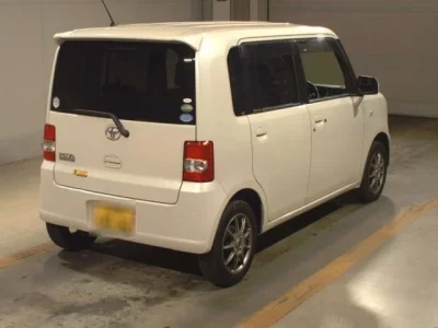 Toyota PIXIS SPACE