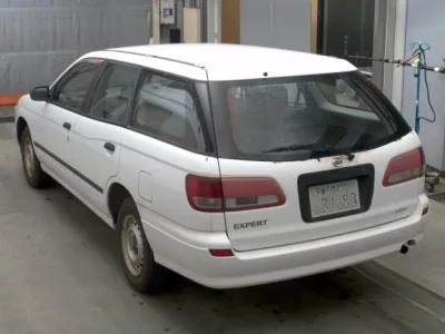 Nissan EXPERT