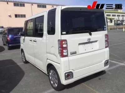 Toyota PIXIS MEGA